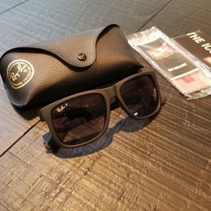 NWT RayBan Black Polarized Justin Sunglass…
